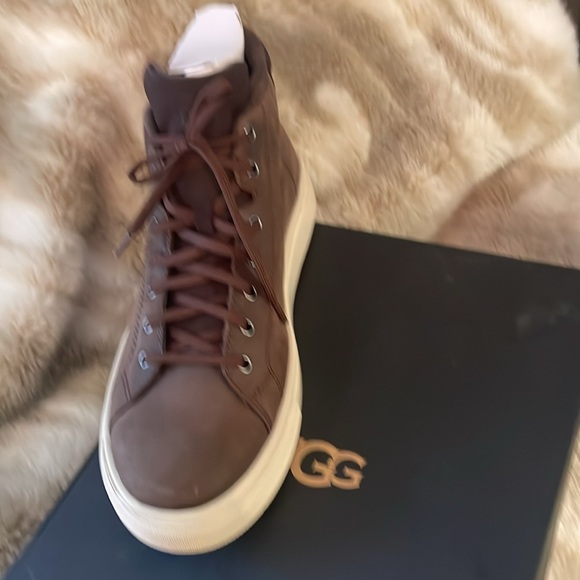 NIB Men's UGGS - Picture 4 of 7